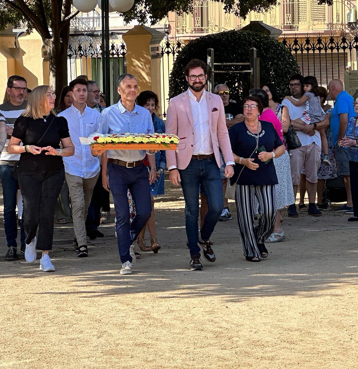 MalgratEnsMou's tweet photo. Bona Diada Nacional de Catalunya! 

Avui hem participat dels actes de l’11 de setembre organitzats a la nostra vila! 

#11setembre2023 #malgratdemar #malgratensmou #malgrattestima https://t.co/fC7OAHERVd