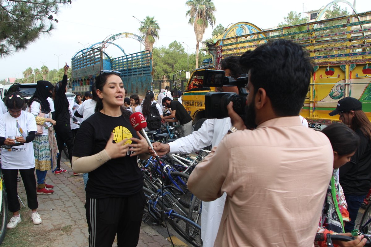 #Young girls pedaled through the road with confidence and #freedom as they joined us at the Azaadi #cycle Rally in Islamabad last weekend. Their determination to reclaim their space in #public makes a powerful statement that safety is their fundamental #right!

#WheelsOfFreedom