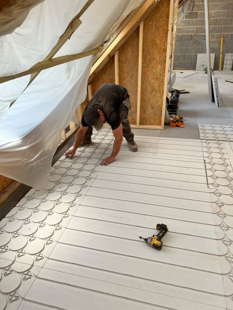 CosyFloorUK's tweet photo. Thanks to @jdfplumbingandheating for these photos of a recent project installation!

Here's our Fully Routed Cosy®Board which is a high density gypsum fibre low profile overlay system. 

It's a rapid action, powerful floor heating system which provides ultimate comfort.

Shop ... https://t.co/lM6VLtGIOh