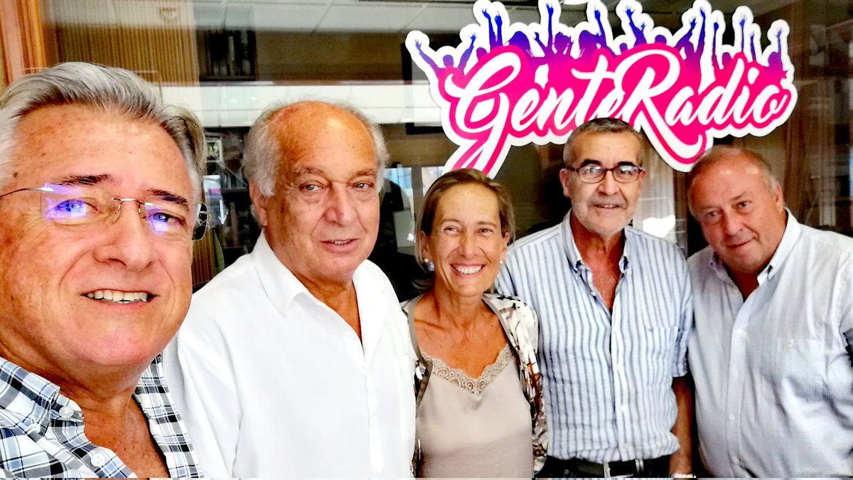 herradormanuel's tweet photo. Tertulias de lunes en @GENTERADIO con Mayte Pulido, Diego Calvo, Gaspar Sierra y Sebastián Ledesma.
¡Enjoying! https://t.co/XH03zMlYha