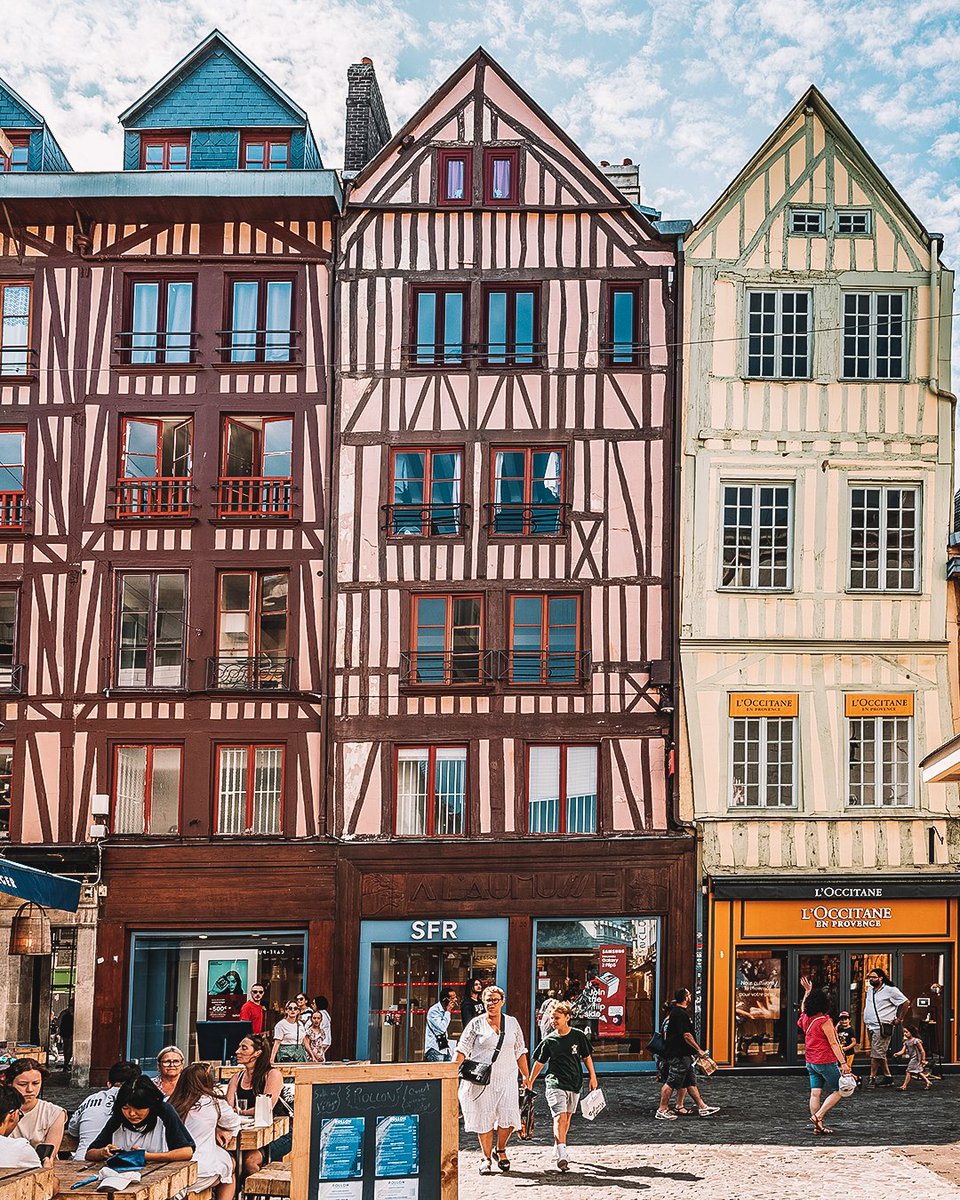 C'est #Rouen, la città di #GustaveFlaubert! (ma non solo... 👉shorturl.at/cvyEG)

#turismoletterario #viaggiare #francia #normandia #literarytourism #libri #ideediviaggio