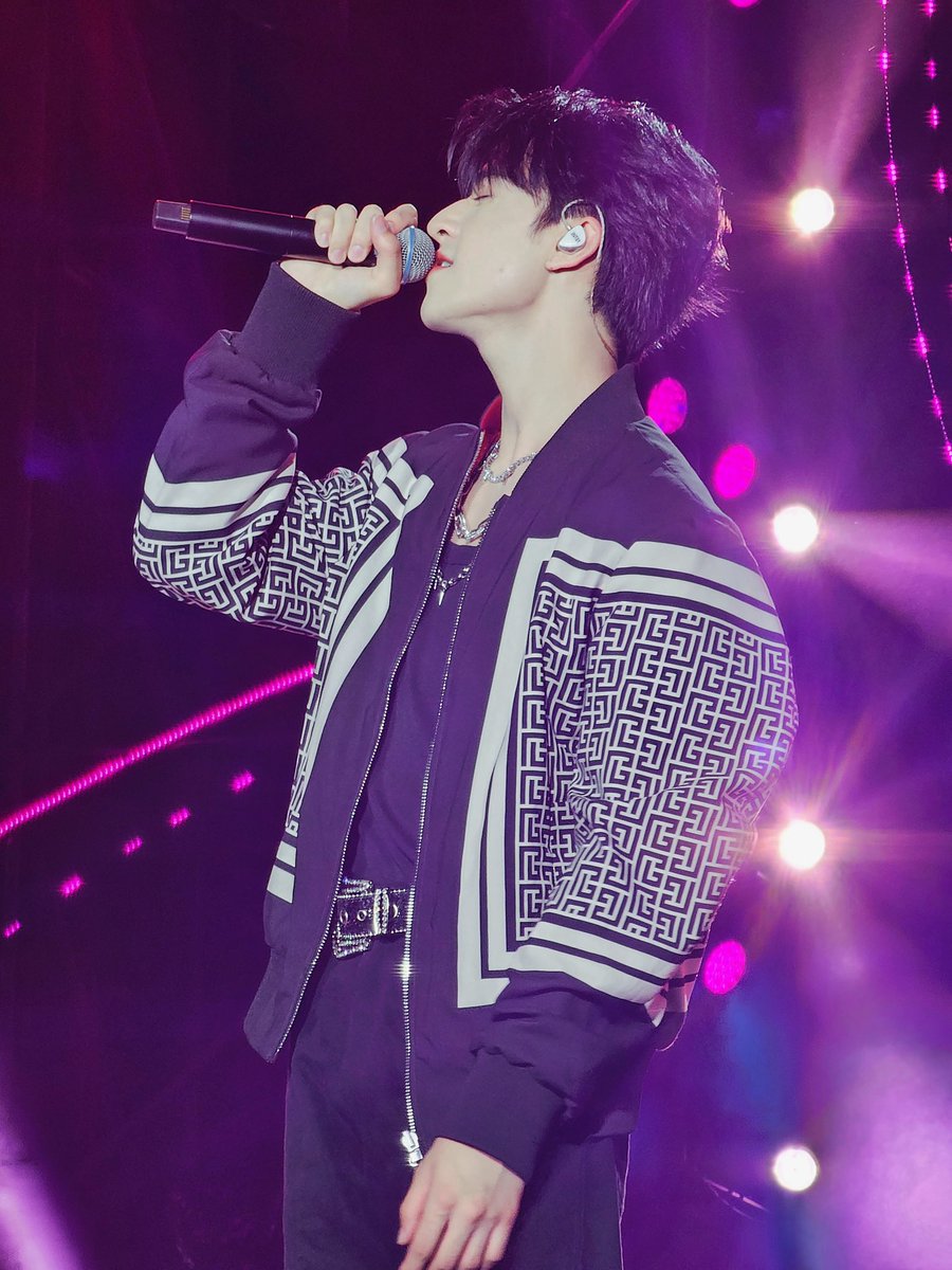 patrick_pppat's tweet image. Thank you Vietnam , yesterday was an amazing show，thank you everyone for coming, till next time ❤️✌🏻