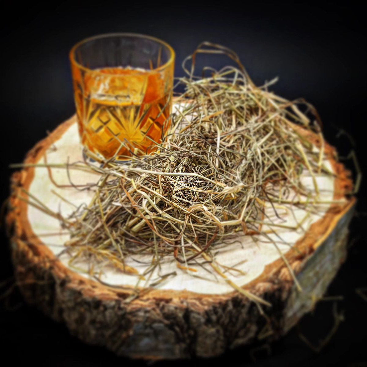 EcoleBar's tweet photo. 📚 En pleine séance d'apprentissage à Épicure Bar Académie ! Nos étudiants se plongent dans l'art intemporel de la mixologie tout en découvrant le charme du cocktail 'Old Fashioned'. 🥃✨ #ÉpicureBarAcadémie #MixologieClassique #oldfashioned https://t.co/pn4gDSQ02X