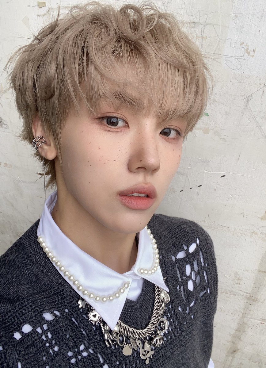 CRAVITY_twt's tweet photo. 깨덩이 모음집
#성민 https://t.co/Ky1tmWMvW0