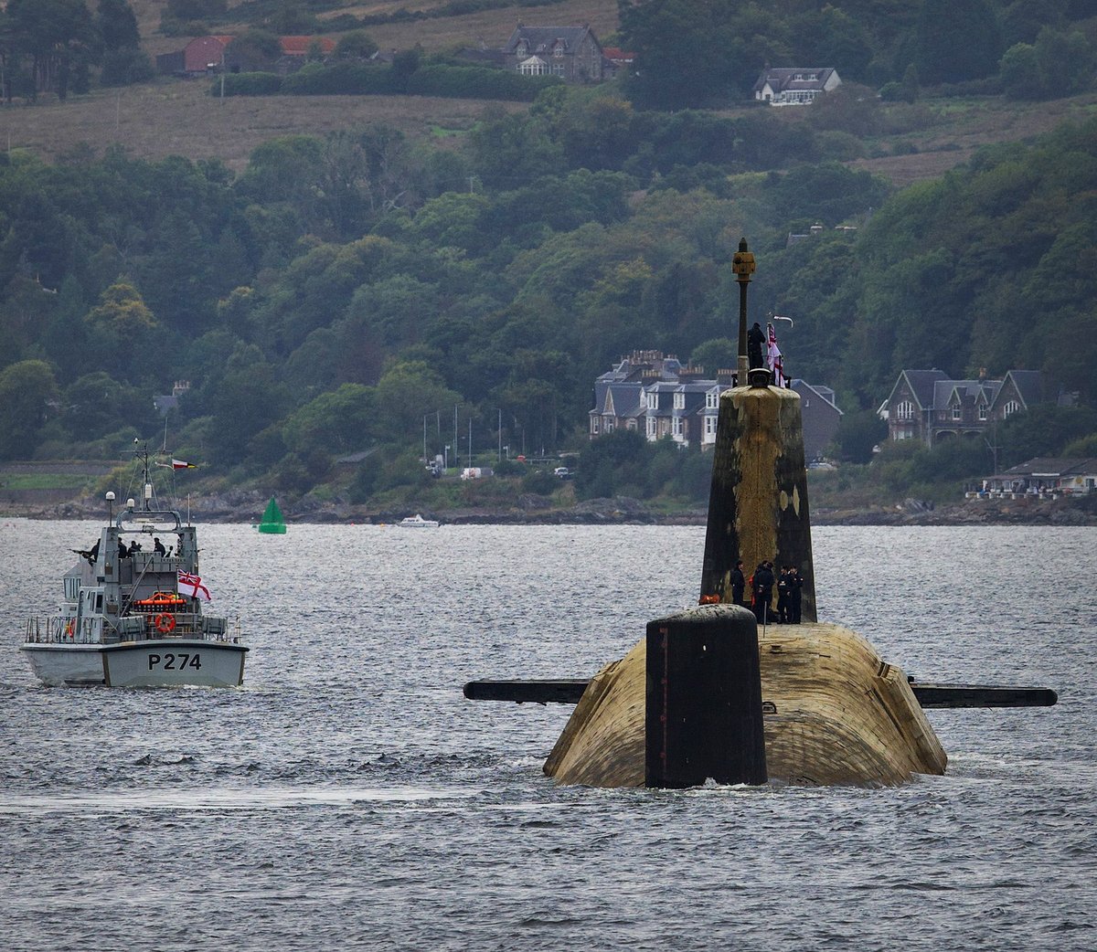 NavyLookout's tweet photo. BZ and welcome home.

Vanguard class submarine inbound to Falsane today after a patrol lasting more than 6 months.

Photos: @SheilaLWeir https://t.co/tg4BwaDAhx