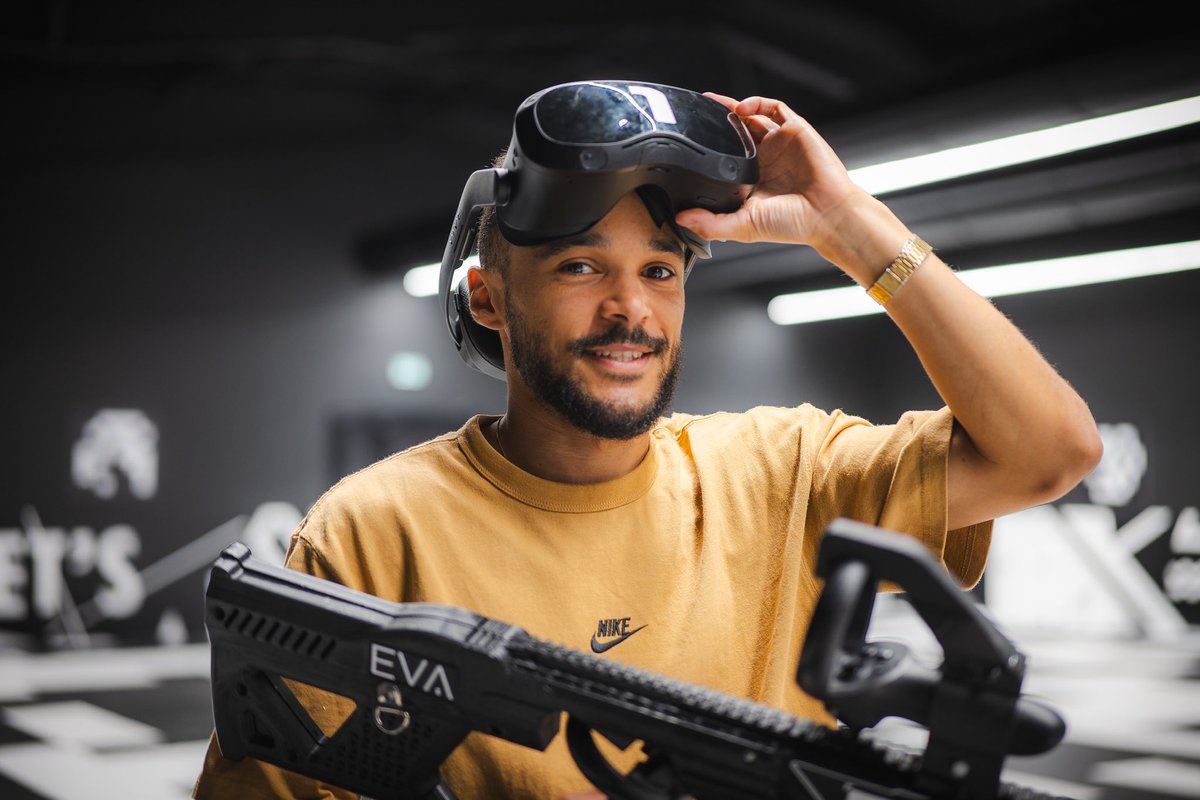 SebilletThomas's tweet photo. « Saisir l'instant ! Chaque sourire, chaque émotion compte. » ✨📸

Une nouvelle semaine à @eva_rennes, mais je fête également mes 2 ans de création d’entreprise dans le graphisme et la photographie ! 

👉 Go check : https://t.co/USlNhf85Cv 🎂 https://t.co/ar2xmYSPHw