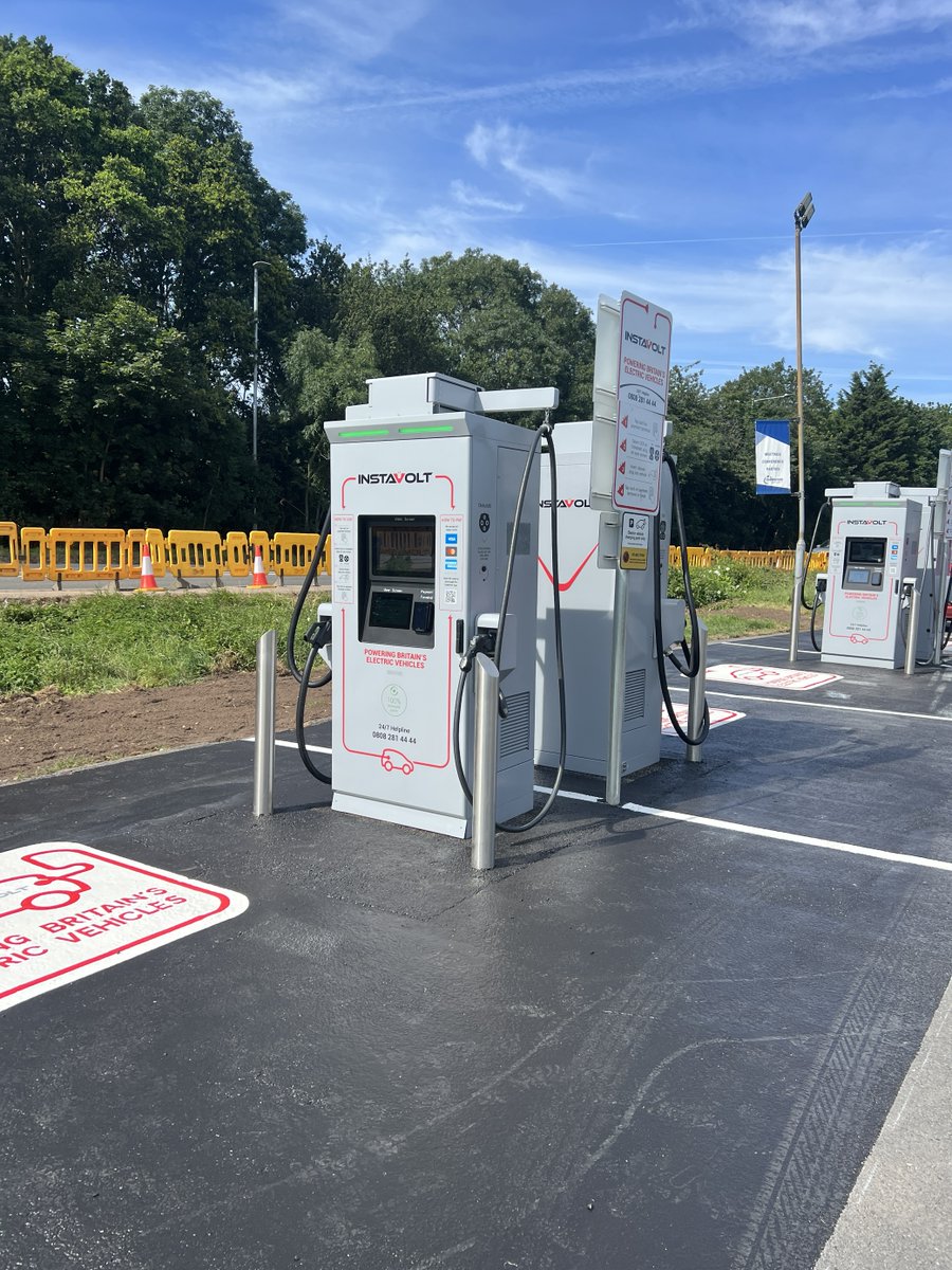 🏌️‍♀️⛳️ Fancy hitting the range when it's #TimeToRecharge?

Visit our 160kW site at Charnwood Golf and Leisure, just off the A6, north of Loughborough!

⚡️ 6 Chargers
🚀 160kW
💚 2x Fully Accessible Bays

Maps: bit.ly/3Rhfv8e
W3W: bit.ly/3ZaV5zm