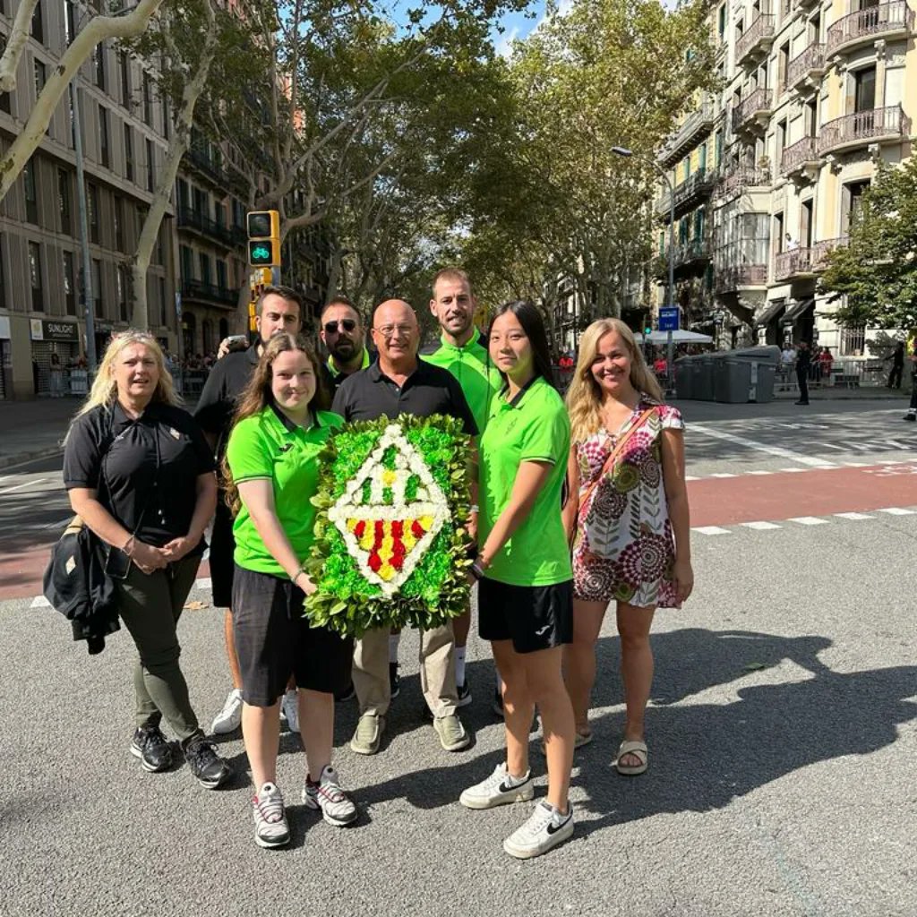 uesants's tweet photo. PRESENTS A LA DIADA DE CATALUNYA ‼️ 🟡🔴

#orgullsantsenc⚪🟢 https://t.co/TdWc7gKL7t