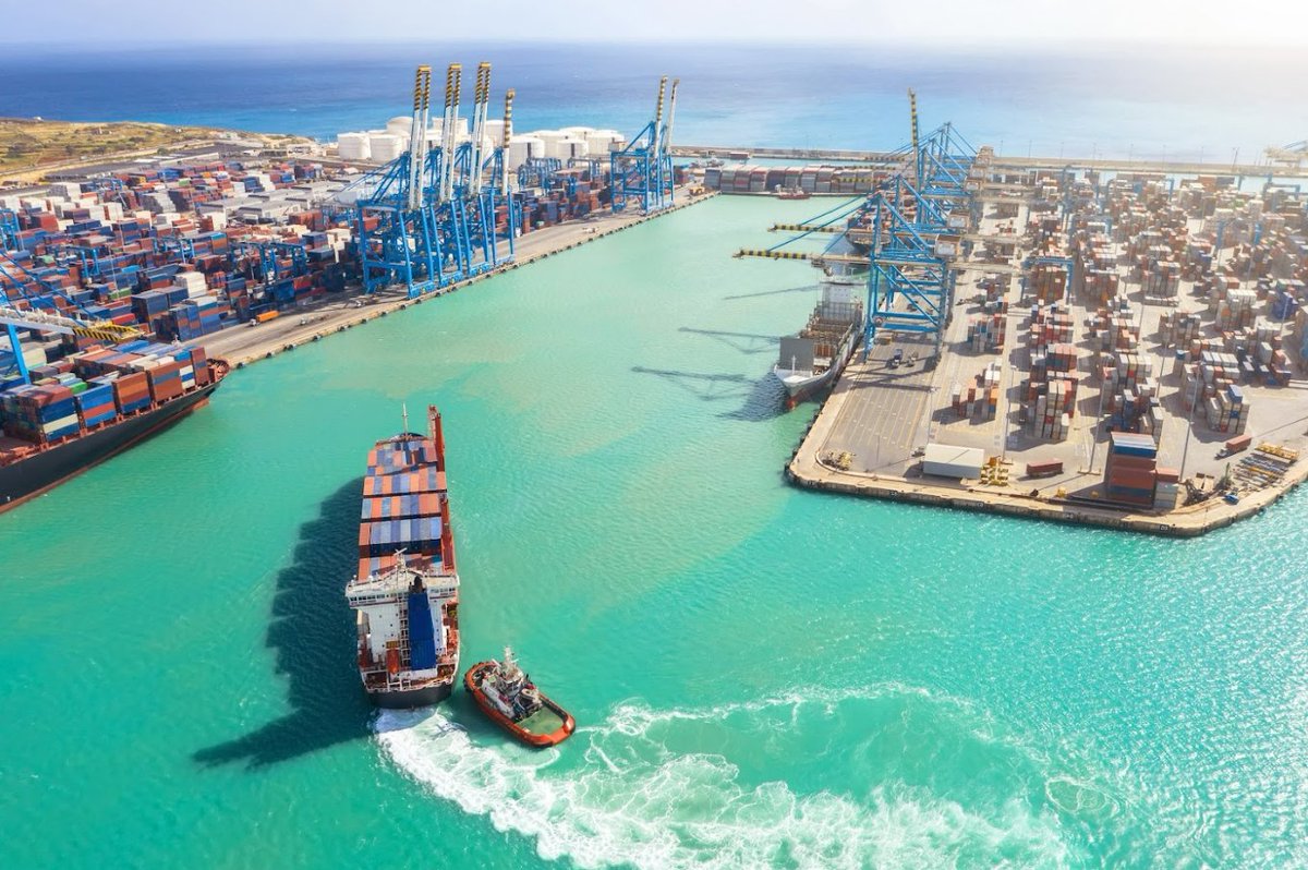 Iotics_News's tweet photo. IOTICS technology has helped @PortsmouthPort  to make substantial strides towards achieving their ambitious decarbonisation and pollution reduction goals. Read https://t.co/3d6uVCT1BD and listen https://t.co/CHsfZWbSVU
#LISW23 #maritime #netzero2050 #shipping @LISWOfficial https://t.co/aw1WqlgWz6