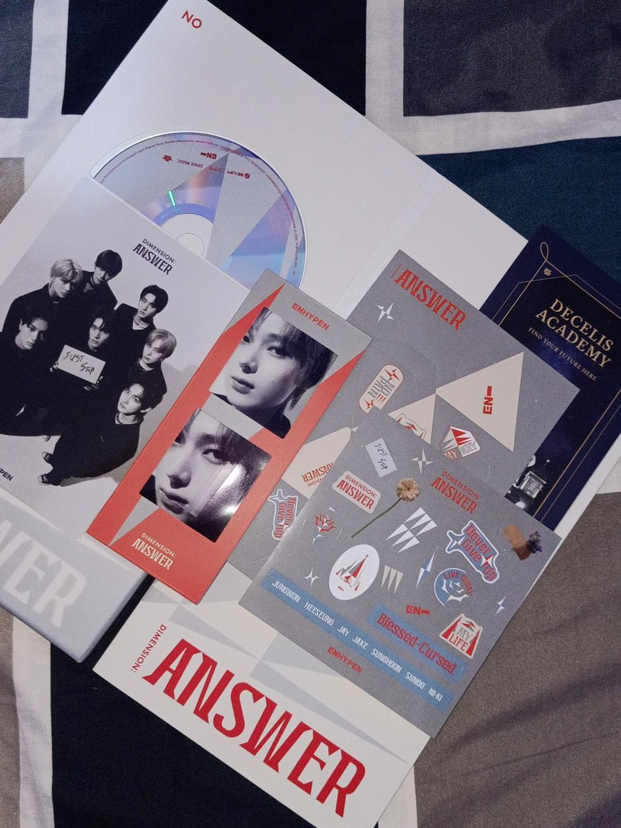 Sidicln's tweet photo. wts lfb
ENHYPEN DIMENSION: ANSWER  UNSEALED ALBUM 
YET&amp;NO

P350.00 ea
inclu:
outbox/book case(minimal dents)
photobook &amp; lyric book
photo stand
paper dice
holder &amp; cd
photo bookmark &amp; sticker 
OS brochure 

- can send video to check condition
-DM to reserve https://t.co/oHyziAoLm8