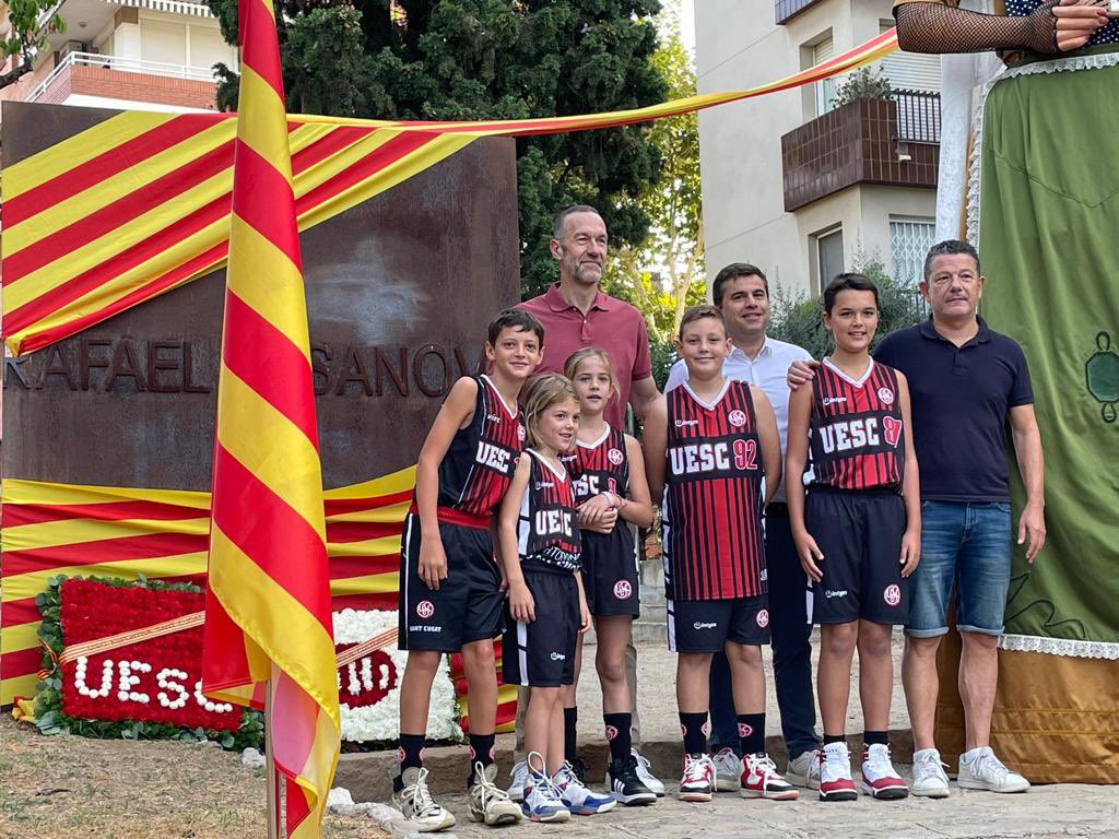 v i c e n Ç B e l t r a n (@vbeltrango) on Twitter photo En aquesta #Diada2023 celebrem unitat, igualtat, esperança, respecte i futur amb el planter de la <a href="/UESC_SantCugat/">🔴Unió Esportiva Sant Cugat⚫</a>. Orgull de club. Visca Catalunya!! En aquesta #Diada2023 celebrem unitat, igualtat, esperança, respecte i futur amb el planter de la <a href="/UESC_SantCugat/">🔴Unió Esportiva Sant Cugat⚫</a>. Orgull de club. Visca Catalunya!!
