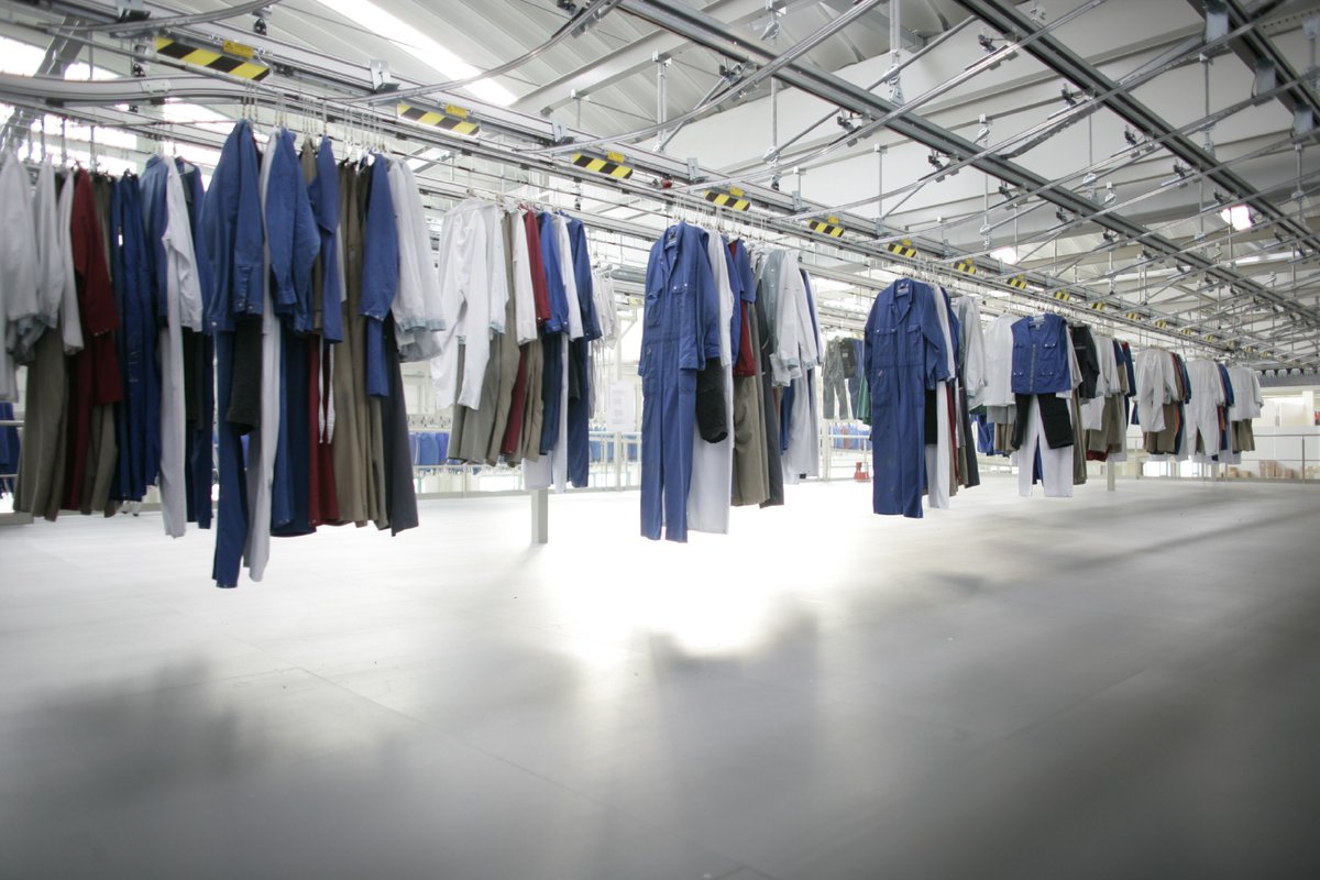 MEWA_IT's tweet image. Provate il servizio #Mewa.tm a 360°: le collezioni di #abitidalavoro, i #panni, i #tappeti assorbiolio e gli #zerbini vengono forniti al cliente, lavati, controllati e riconsegnati puliti. Volete saperne di più? Contattateci per una consulenza!  bit.ly/3JkeJCO