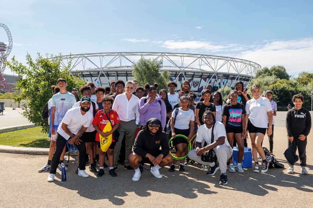 It was great to meet some of @Wickersthe youths last week to hear about their packed Summer Programme.

It's so crucial to hear first-hand how this benefits them on a daily basis through the year - we're not just a term-time support!!

#summeractivities