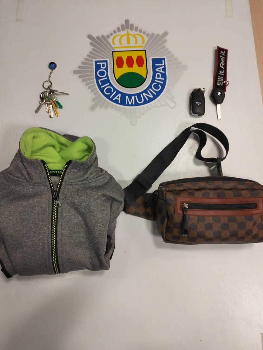 PoliciaAlcorcon's tweet photo. Has extraviado algún objeto durante las fiestas?

#ObjetosPerdidos 🤦‍♂️🤦‍♀️

Tu 🔁 RT ayuda😚 https://t.co/FnbuFvRXBh