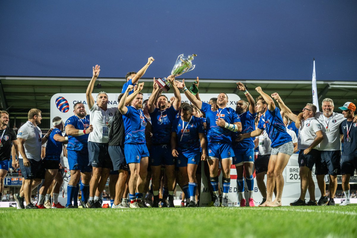 Retour en images sur la victoire de l'équipe de France militaire de rugby le dimanche 10 septembre à Vannes contre les Fidji 😍😍

_____

A look back at the French military rugby team's victory over Fiji on Sunday 10 September in Vannes 😍😍