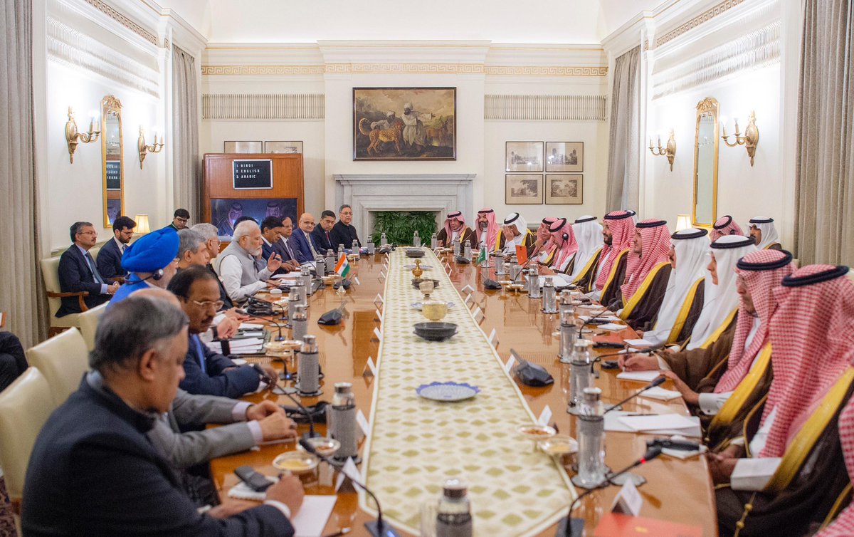 Badermasaker's tweet photo. سمو #ولي_العهد ودولة رئيس وزراء جمهورية الهند يعقدان مجلس الشراكة الاستراتيجي السعودي الهندي.
#ولي_العهد_في_الهند https://t.co/vULSA9h7Gt