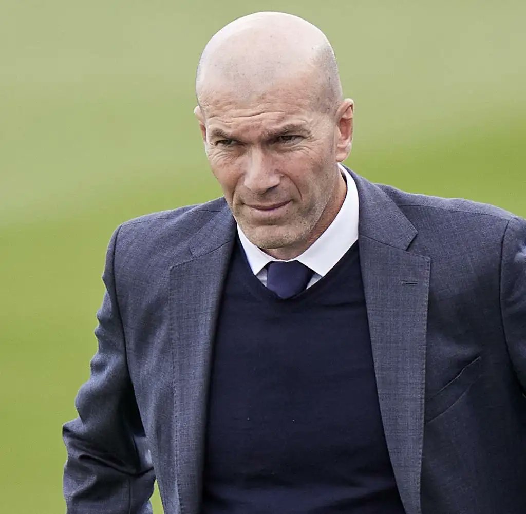 Ich würde ihn ja bevorzugen aber wahrscheinlich ist er einfach zu modern, dazu noch ohne Deutschkenntnisse und für unseren klammen <a href="/DFB/">DFB (Verband)</a> <a href="/DFB_Team/">DFB-Team</a> unerschwinglich.