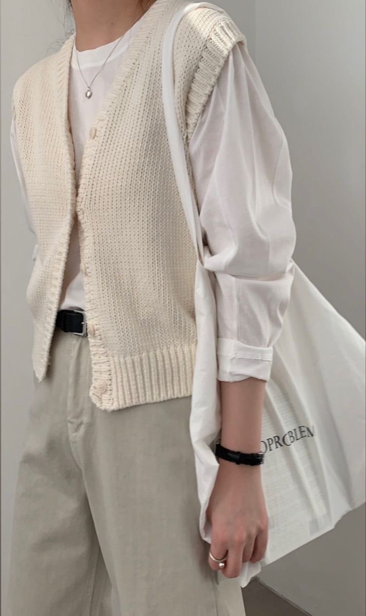 Fias92148959's tweet photo. วันนี้มาดูน้า งานน่ารักๆ งานเซลล์ มือ 1/2 ค่ะ กระเป๋า รองเท้าก็มี เจอกัน 20.30 ค่า
❤️รี+เฟบ ลด 5 บาท
📮ค่าส่ง 35+เหมาส่ง 55 
#ส่งต่อ #เสื้อผ้ามือสอง #ส่งต่อเสื้อผ้า 
#เสื้อผ้ามือ2 #เสื้อผ้ามือสองสภาพดี #ส่งต่อเสื้อผ้ามือสอง #ส่งต่อเสื้อผ้ามือ2 #เสื้อผ้ามือสองสภาพนางฟ้า #โล๊ะตู้ https://t.co/fagEh8DnJz