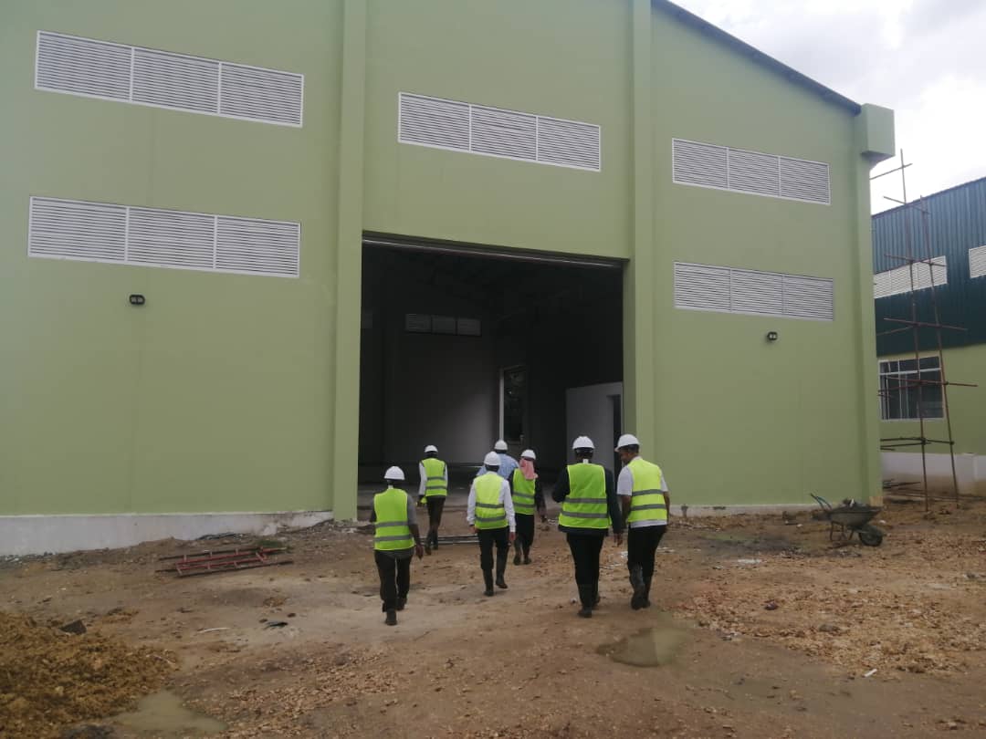 pdbzanzibar's tweet photo. 2/2:The carrageenan factory in Pemba has a capacity to process over 30,000 tonnes of seaweed, produce 16,200 tonnes of carrageenan and support about 25,000 seaweed farmers per year.The JV that is expected to be signed soon will support the EAC region and boost Zanzibar's exports. https://t.co/TOcD9k6rKL