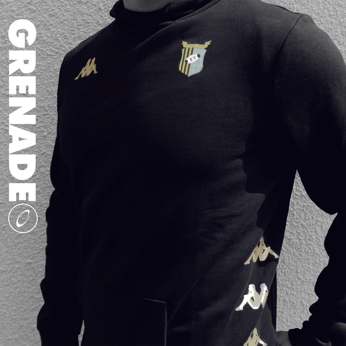 Akka_Sports's tweet photo. #nouveauté 🤟 - C'est la rentrée au ⚫️🟡 @GrenadeSports 🟡⚫️ ‼️ 
🤩On en profite pour vous présenter les nouveautés sur l'Eshop en collaboration avec Kappa. 
💥Une belle collection à la patte italienne en noir et or💥. 
Pour découvrir la collection ⤵
🛒https://t.co/2zsik5gmwc https://t.co/N8iEfmmWFx