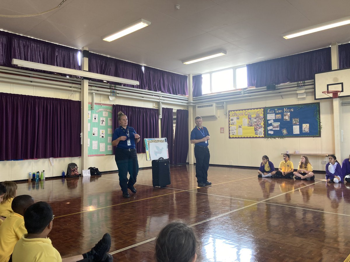 Peace Day for Year 6 today and just starting our session with @HertsPolice, ready to learn about how to keep safe. @HeadLHS @MrsMakinsonLHS @PSTLHS