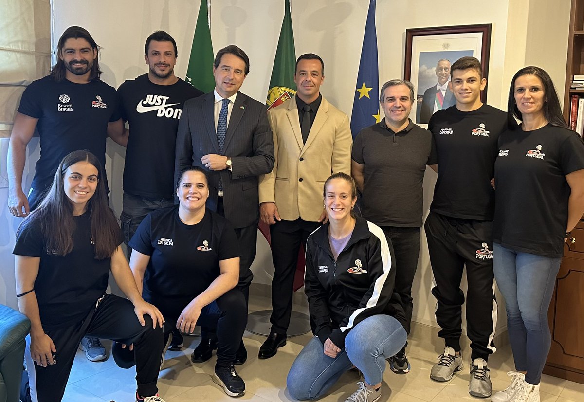 Pleasure to welcome the Portuguese 🇵🇹 athletes 🏋️ participating in the @Weightliftingsa Championships taking place in Riyadh, Saudi Arabia 🇸🇦.
#ForçaPortugal #weightlifting @gsaksa_en @Portugal_in_KSA @nestrangeiro_pt @KSAmofaEN @KSAembassyPT