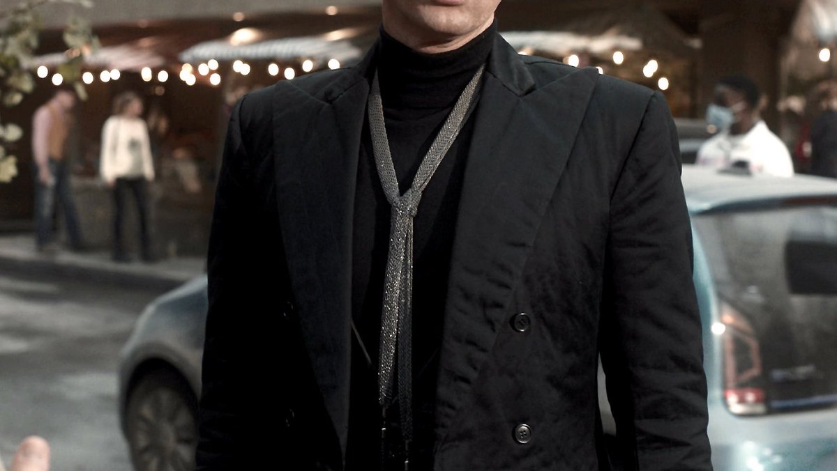 1941crowley's tweet photo. aziraphale’s and crowley’s aesthetic remains unmatched https://t.co/I9UozLEgCR