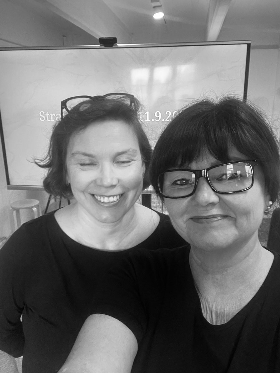 Tästä se lähtee - ⁦<a href="/salsaari/">Salla Saarinen, Radical Soul</a>⁩’n johdolla ⁦<a href="/MariaAkatemia/">Maria Akatemia ry</a>⁩’n strategian päivitys työyhteisön työpajassa👍 #intohimonaihmisenäkasvaminen