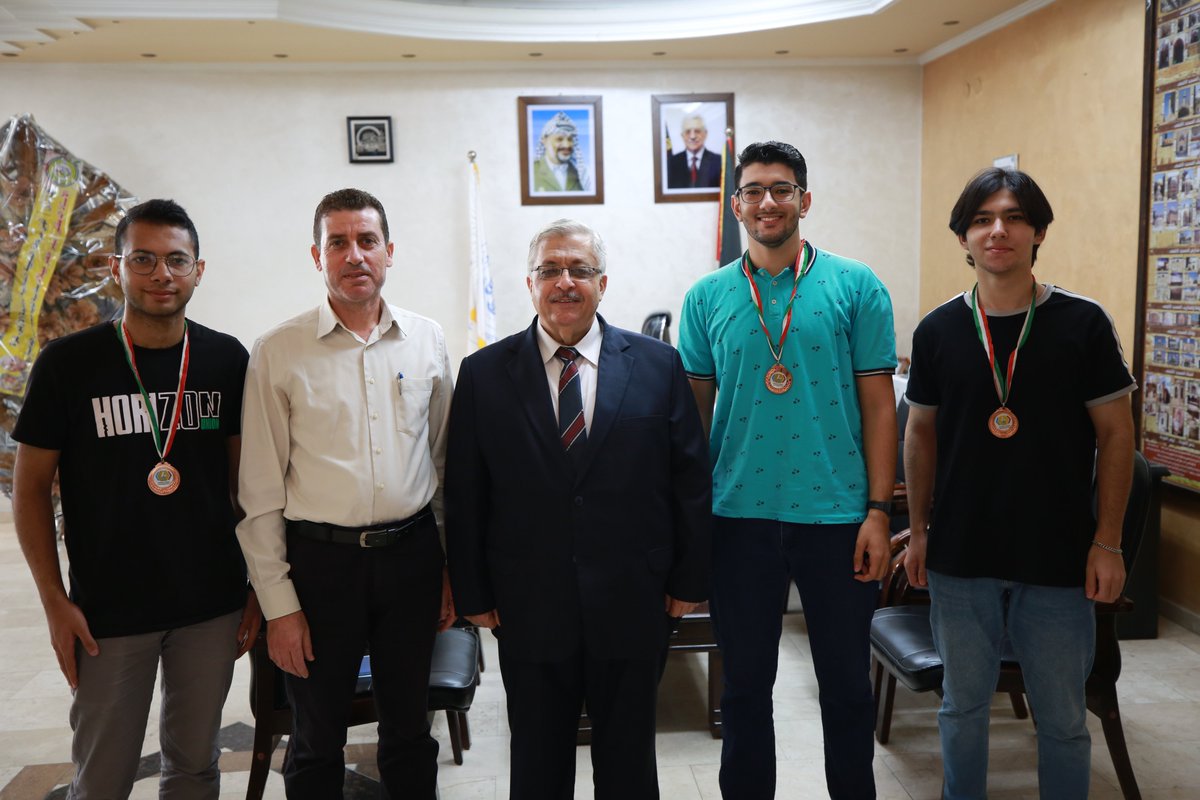 فريق الجامعة يفوز بالمركز الأول في مسابقة البرمجة (PCPC) على مستوى جامعات قطاع غزة ويتأهل للمنافسة على المستويين العربي والإفريقي

للمزيد: alazhar.edu.ps/arabic/newsdet…