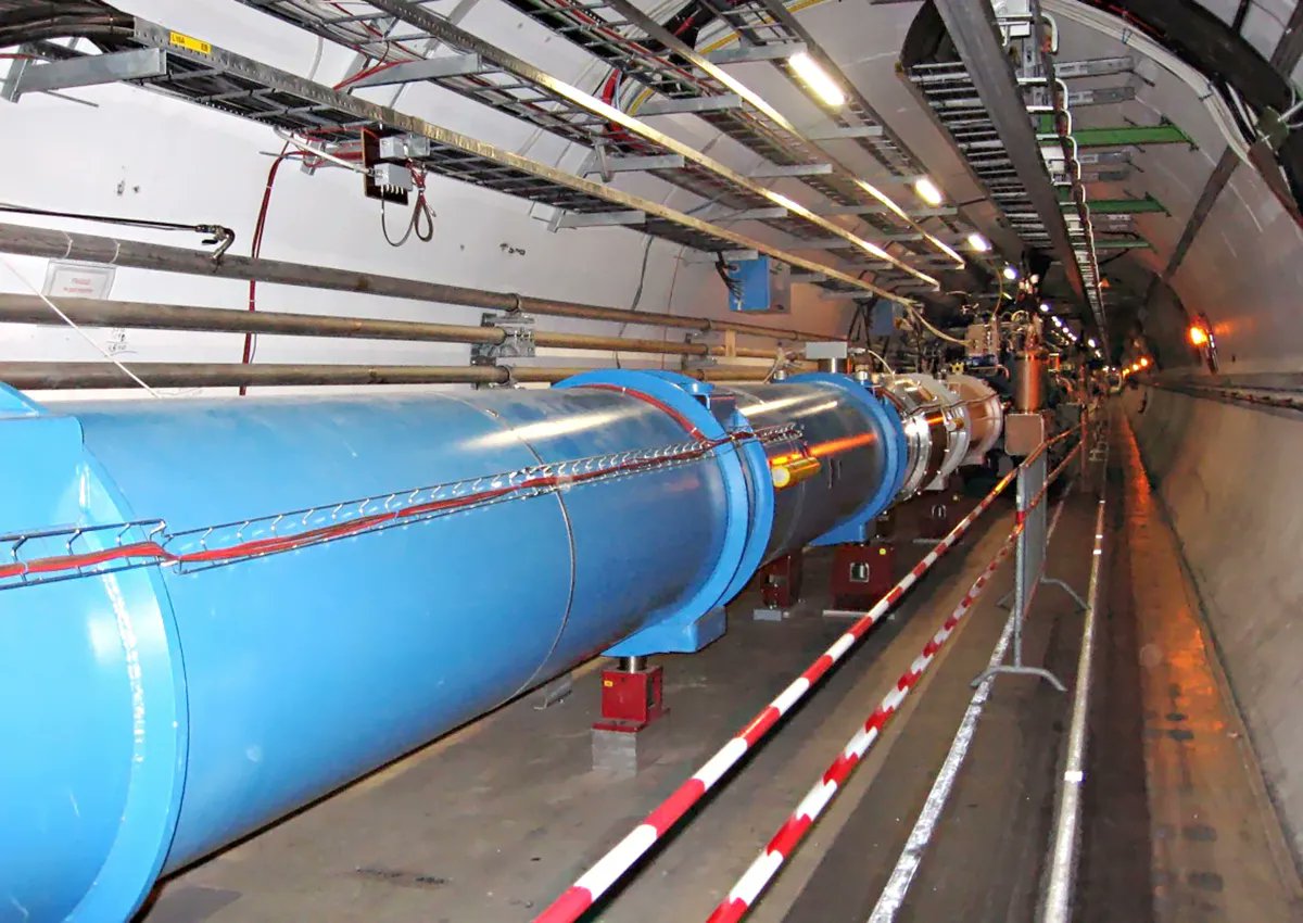 ⚡️ The world's most powerful particle accelerator is the Large Hadron Collider in Switzerland & France.

It can reach a collision energy of 8 TeV, equivalent to the energy of a tennis ball traveling at light speed.

#lhc #particleaccelerator #physics #science #WWR