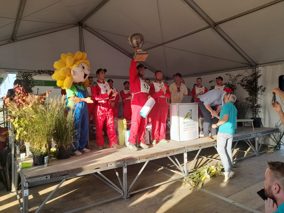 JeunesAgri's tweet photo. Finale du Labour 🚜 "France Labour" qui clôturait Les @JimBataille ce dimanche avec le discours d'@gaillot_arnaud et la remise des prix qui s'en est suivie https://t.co/3VOjNfatnm