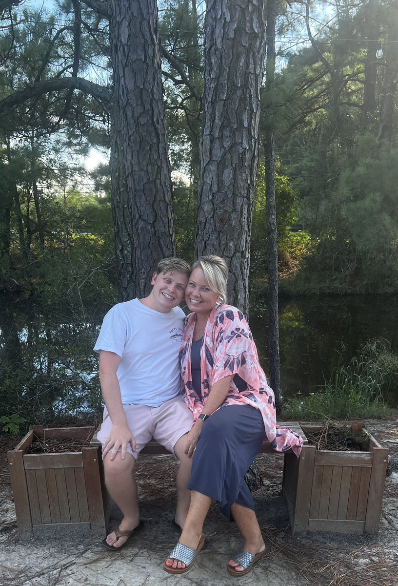 Happy 22nd birthday 🥳 Dylan! I love you.