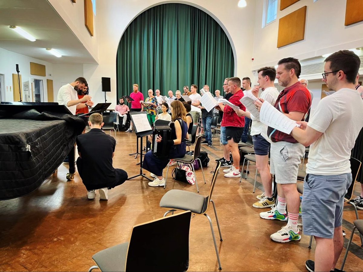operaupclose's tweet image. Such a great time with the brilliant @The_SundayBoys @Artfulscribeuk &amp;amp; low voice singers in #Manchester reading through @mbetteridge Michael Betteridge’s new Prologue to Riders to The Sea. So good! 🤩🤗#operascene #operacommunity #opera @ace__london @MASTStudios @FloraMcIntosh18