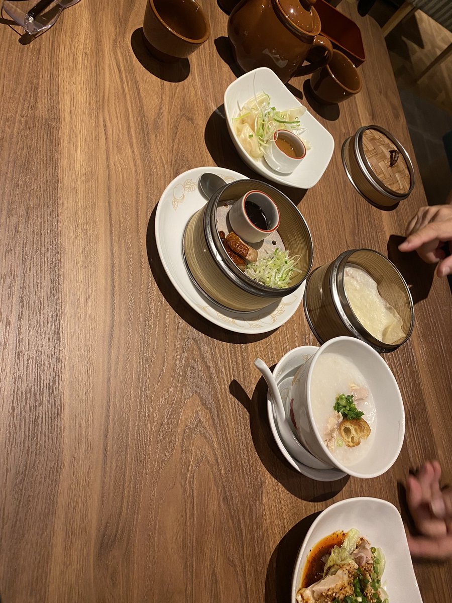 「桃菜行ってきた。そんな食えないし食べ放題より6品セットで充分だろうと思ってたけど」|東條さち子のイラスト
