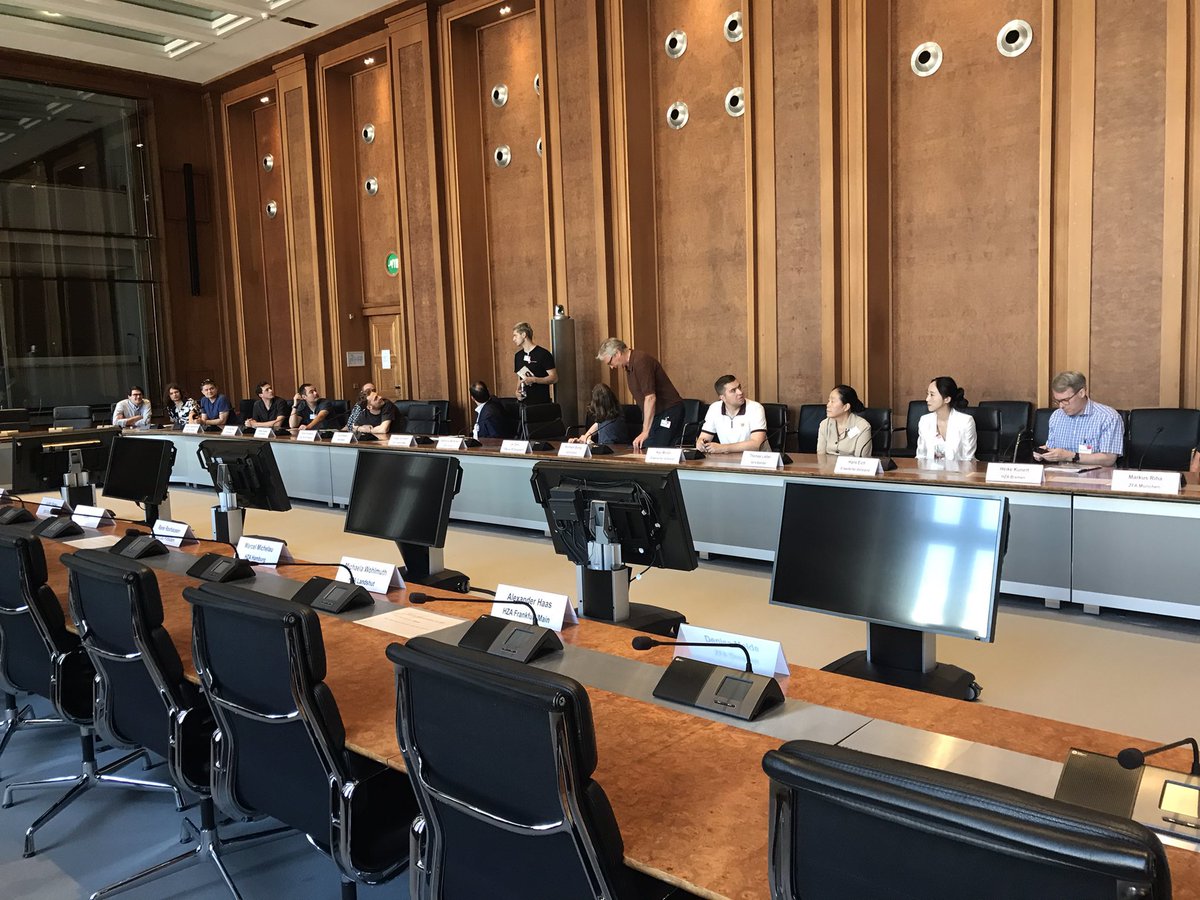 econ_pluralism's tweet photo. A po konferencjach o Nowoczesnej Teorii Monetarnej chodziliśmy do niemieckiego Ministerstwa Finansów🧐 #MMTConference23 https://t.co/wE7AaMk7Gv