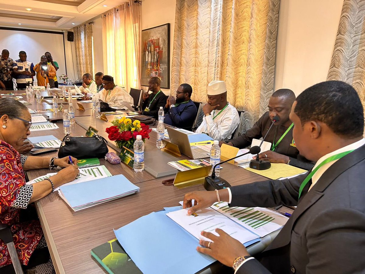 FecafootOfficie's tweet photo. Début effectif des travaux de la Session Ordinaire du Comite Exécutif de la Fédération Camerounaise de Football de ce lundi 11 septembre 2023  à l’hôtel SHALOM de Garoua. https://t.co/L2RwFTFvUE
