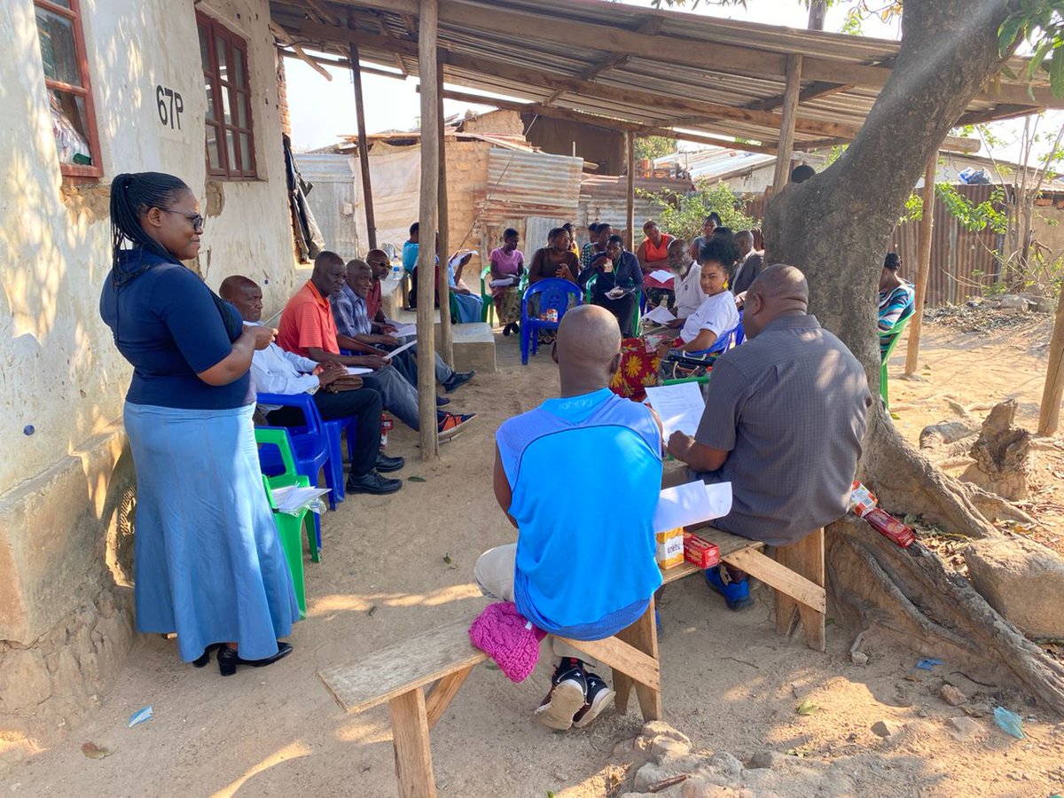 MelitaGordon5's tweet image. We're very, very busy bees prepping for our first-in-Africa triple-valent #iNTS and #typhoid vaccine trial. Community engagement; Site Initiation Visit; lab dry-runs; recruitment set-up, all in the last few days. Grateful for a crack-team behind all this hard work @MLW_Programme!