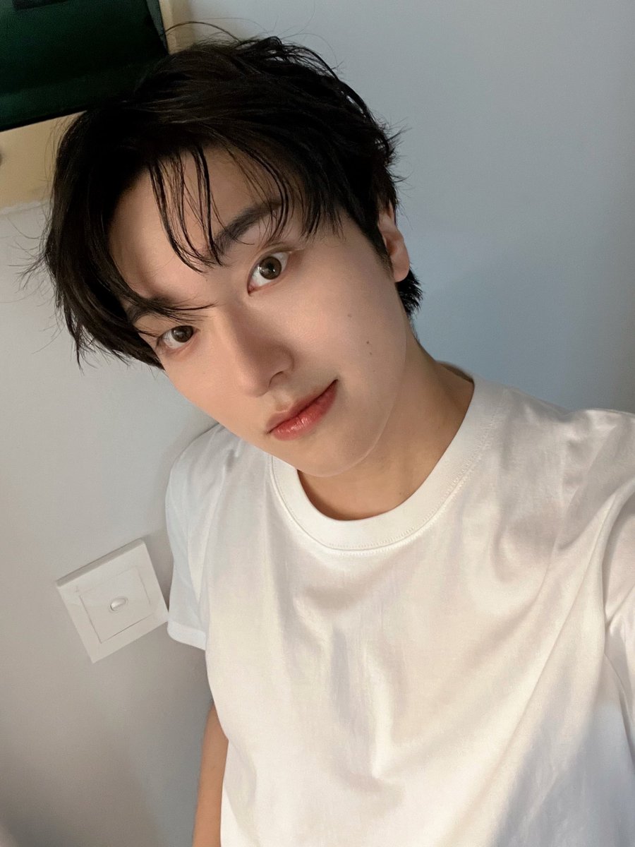 OmegaX_members's tweet photo. [#OX]

흰티에 청바지 ❤️

#OMEGA_X #오메가엑스
#세빈 #SEBIN https://t.co/MPbfB4bgrb