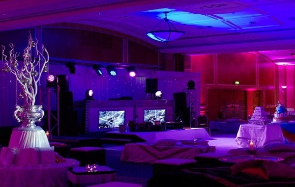 LAST PLACES! Celebrate the festive season with a Christmas party to remember at the Sheraton Sklyline Heathrow Hotel
Joiners dates: 8th and 15th December 2023
Sheraton Skyline Heathrow Shared Christmas Party

christmas-venue.com/venue/sheraton…