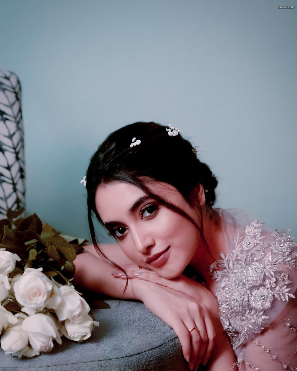 PAMGALLERY_'s tweet photo. En Roja neeye @priyankaamohan 💞💘🤩

#PriyankaMohan #PriyankaArulMohan #Priyankamoham #Pam #CaptainMilIer #OG https://t.co/jxPPgmuELj