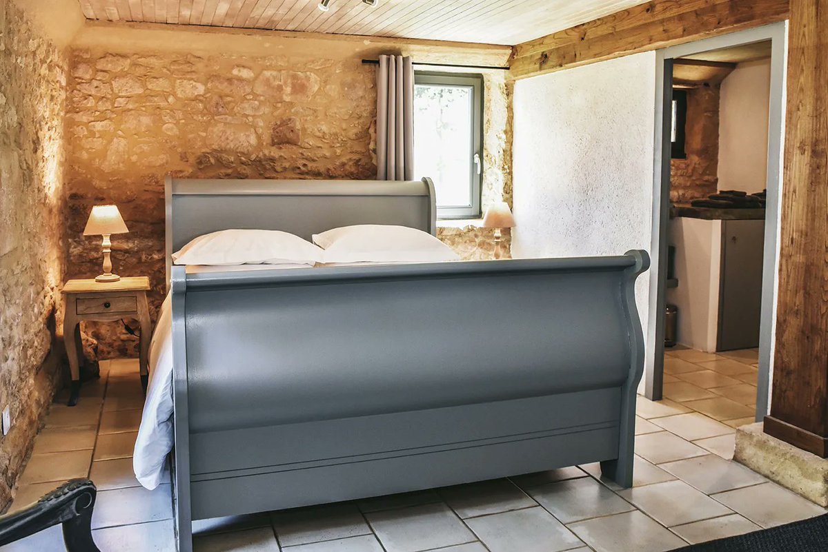 GiteWorld's tweet photo. Le Mazet, a perfect holiday bolt hole for one or two people, brimming full of charm and history offering stunning views. 

More details https://t.co/7S9ElL9p4D  
.
#giteworld #gite #gites #france #frenchproperty #holidayrentals #propertyabroad #visitfrance #gitesinfrance https://t.co/vZ35qZdtQ7