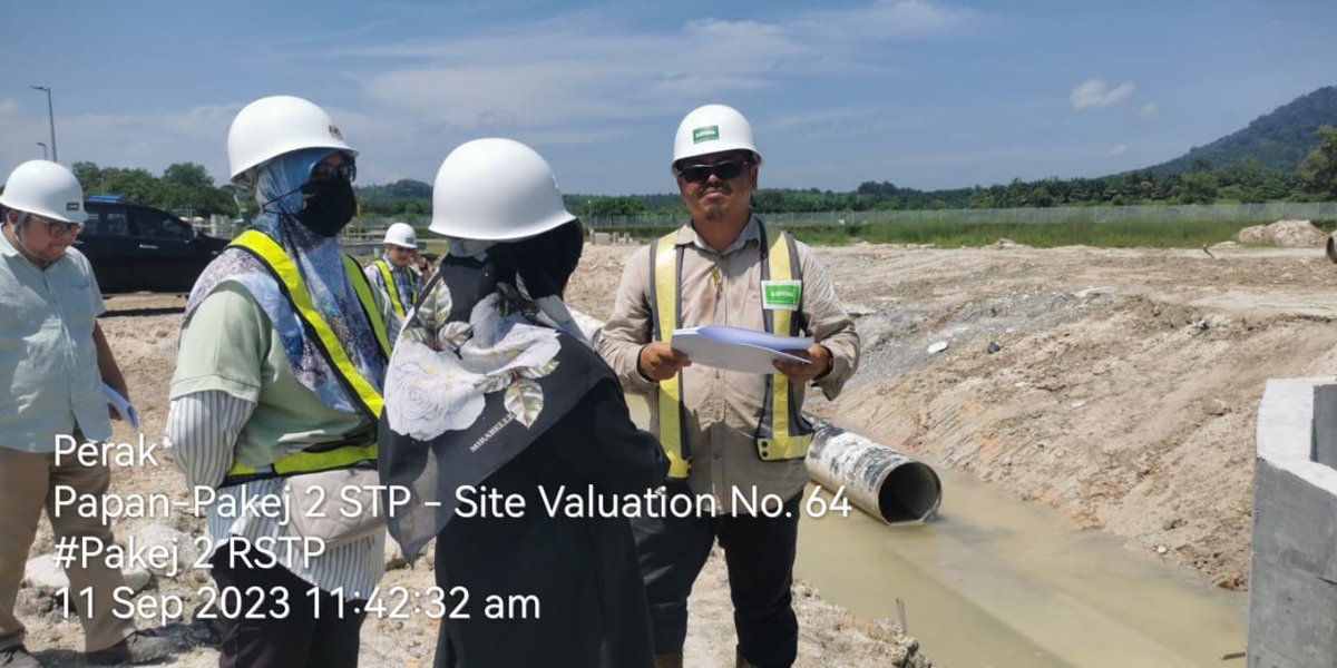 Papan2Stp's tweet photo. Pakej 2 RSTP 11.09.2023 - Penilaian Bayaran Interim No. 64 bersama Wakil pihak Jabatan Perkhidmatan Pembetungan bagi kerja Dentention Pond dan River Improvement Works. 

#ipohrstp #Pakej2rstp #papan2 #papan2stp #JPP #yourfutureisourcommitment #loyalengineering https://t.co/gPOWi1KAet