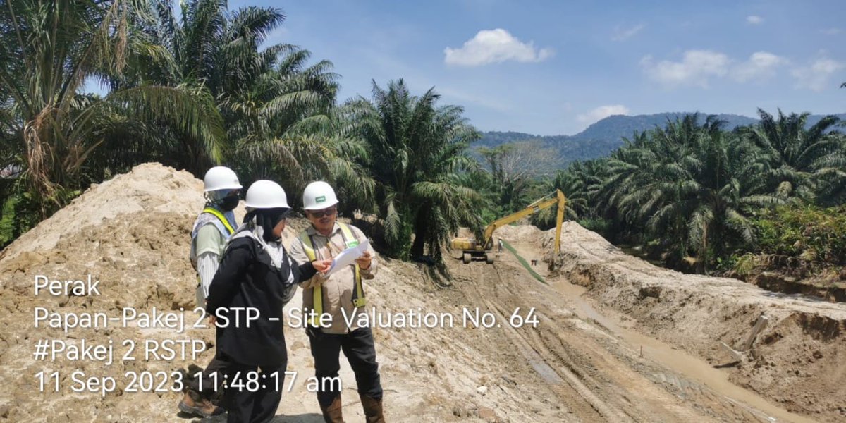 Papan2Stp's tweet photo. Pakej 2 RSTP 11.09.2023 - Penilaian Bayaran Interim No. 64 bersama Wakil pihak Jabatan Perkhidmatan Pembetungan bagi kerja Dentention Pond dan River Improvement Works. 

#ipohrstp #Pakej2rstp #papan2 #papan2stp #JPP #yourfutureisourcommitment #loyalengineering https://t.co/gPOWi1KAet