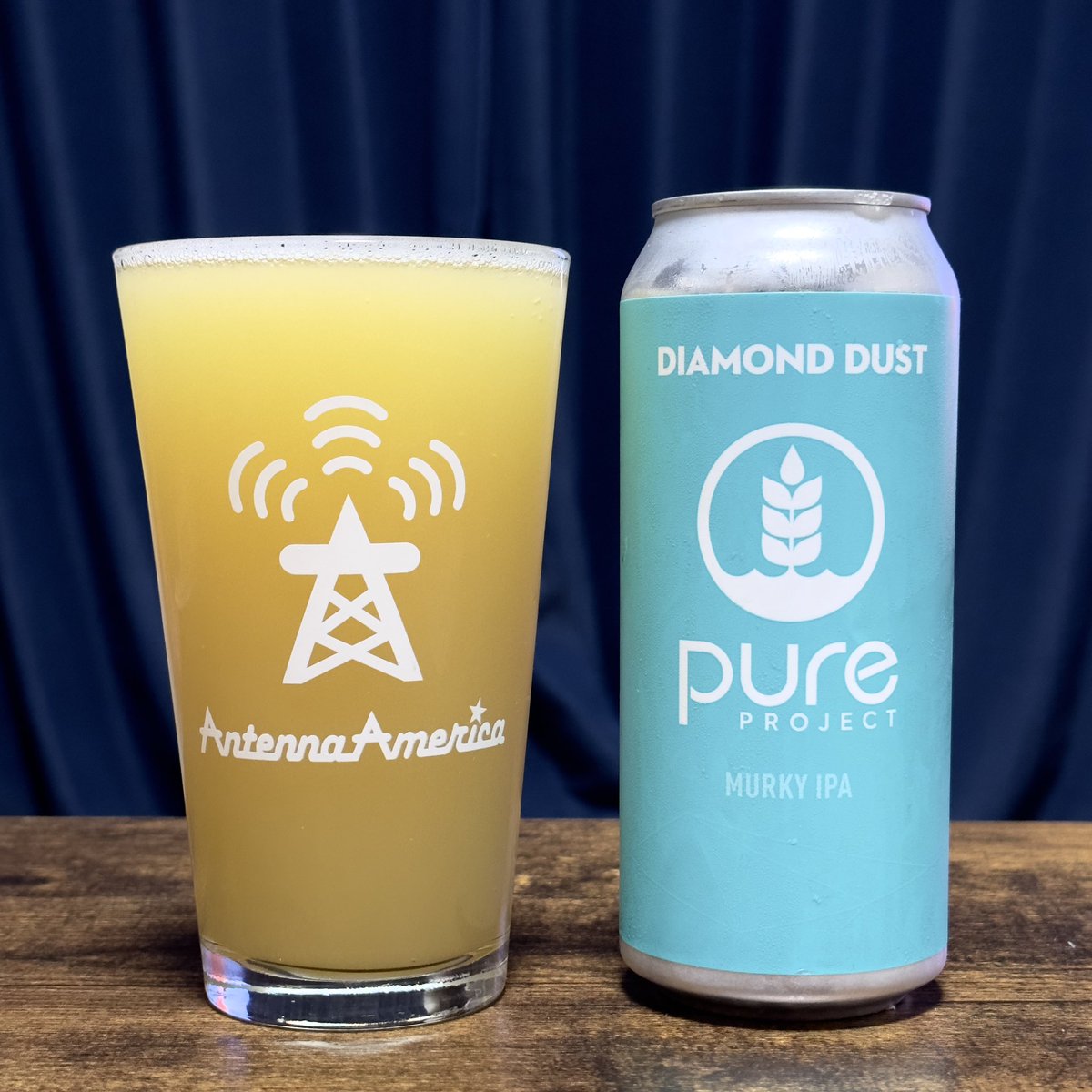 grouse_rubiii's tweet photo. DIAMOND DUST
#PURE_PROJECT
ドライな飲み口。乾いた松林、緑茶、マンゴーやパッションフルーツ、そしてライチ。味わいが非常に繊細で口に運ぶたびに感じるフレーバーが増える気がする。初めて飲んだけど、これは美味しいな🍻
・ABV 6.7%
・Hazy IPA
・購入金額 1720円
#クラフトビール https://t.co/aGgFKkFZ7g