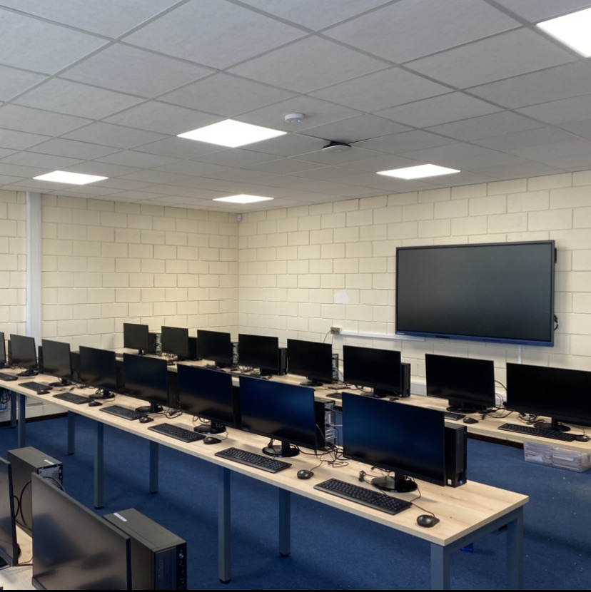 The team over at Mark Rutherford have worked hard over the summer with various projects around the school, ensuring it is ready for the students upon their return. They have just completed a new media suite consisting of 24 PCs, monitors and a Clevertouch board. #PEL #technology