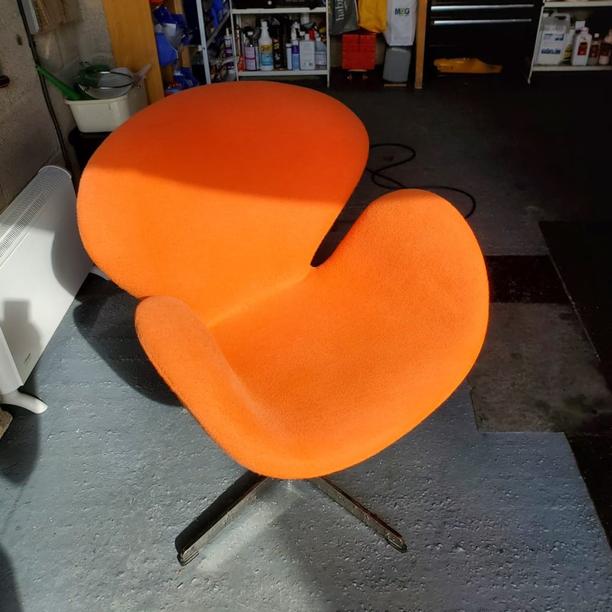 Don't replace, restore! 🧡 This once-faded orange chair is now a showstopper thanks to our FabriCoat Fabric Paint 🪑🍊

Ready for your next DIY project? 🎨 Buy our Fabric Paint online at furnitureclinic.co.uk/fabricoat-fabr…