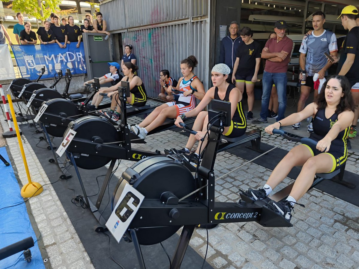 Regata de remo indoor "La Melonera 2023" en Madrid Río, con la tradicional rodaja de melón/sandía que ya viene siendo una tradición por las fiestas de Arganzuela. 🍈🍉🚣🚣🚣🏆

#RemoMadrid #MadridRio #arganzuela #remo #campeonato #remoindoor #ergometro #concept2 #indoorrowing