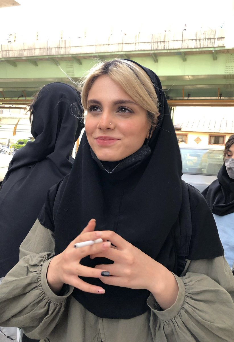 beataatii's tweet photo. دانشگاه؟ 
نه ممنون! تصمیم گرفتم آرزوهامو دنبال کنم. https://t.co/ylxeLYELvK