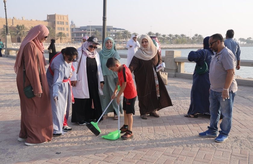 e3lamyu_alsharq's tweet image. Coinciding with the holding of the G-20 @g20org summit.2023 and under the theme of ‘One Earth-One Family-One Future’. 

With the participation of 10,000 male and female students, the initiative to clean the beaches of the metropolis of Dammam was launched. 
 
#KSA #Dammam…
