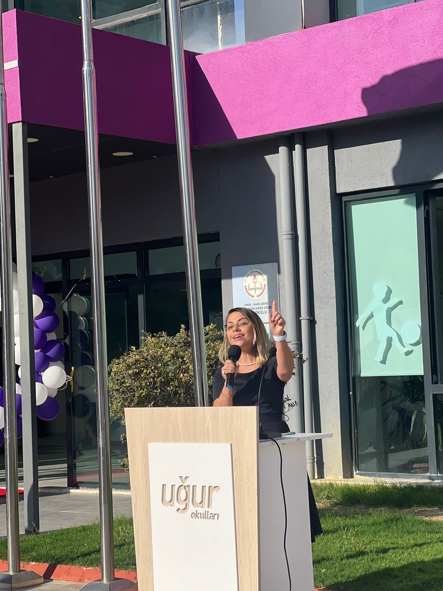 UONarlidere's tweet photo. 2023-2024 Eğitim Öğretim yılı törenimiz Yönetim Danışmanı ve Bahçeşehir Üniversitesi Öğretim Görevlisi Sn. Hale GÜNEŞ ve Kampüs Müdürümüz Sn. Tuba UYSAL'ın günün anlam ve önemini belirten konuşmasıyla başladı.
Öğrencilerimize başarılarla dolu UĞURLU bir yıl diliyoruz. https://t.co/5G6umJtc11